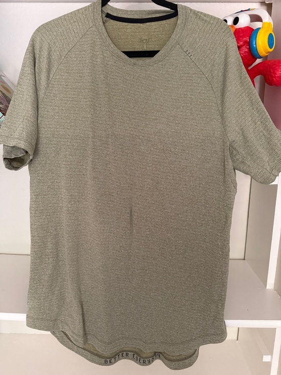 lululemon athletica Other - Lululemon Drysense T shirt